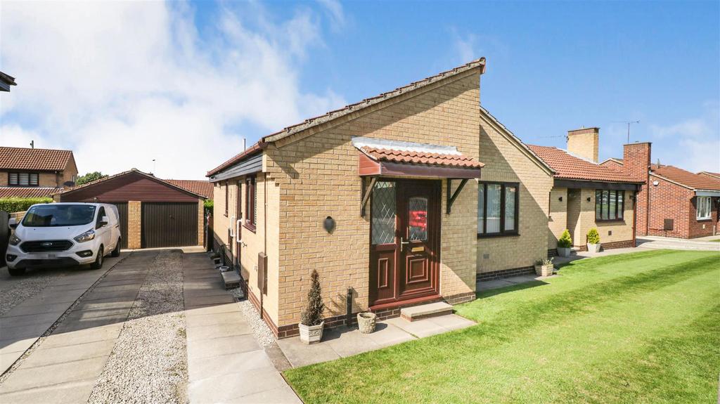 Rye Croft, Conisbrough, Doncaster 2 bed semidetached bungalow for sale