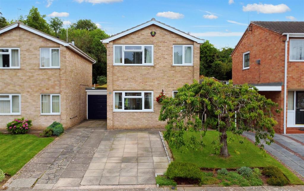 Leamington Drive, Beeston, Nottingham 3 bed link detached house £350,000
