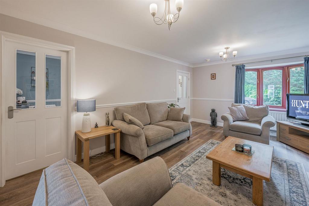 Swindon Road, Wall Heath, DY6 0AL 4 bed detached house for sale £475,000