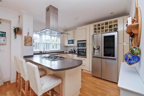 5 bedroom detached house for sale, Gordon Road, Whitstable