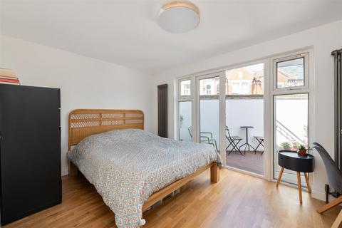 Flat 1, 4 Boutflower Road, London, SW11 1RE