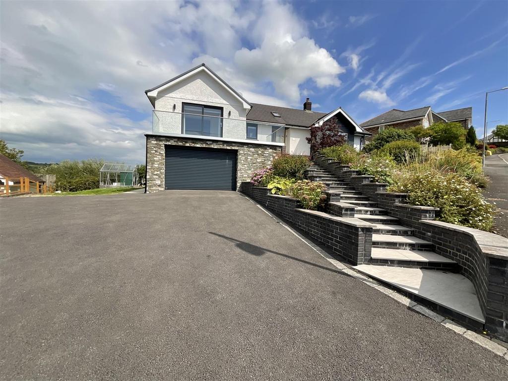 Brynmawr Avenue, Ammanford 3 bed detached bungalow for sale £419,950
