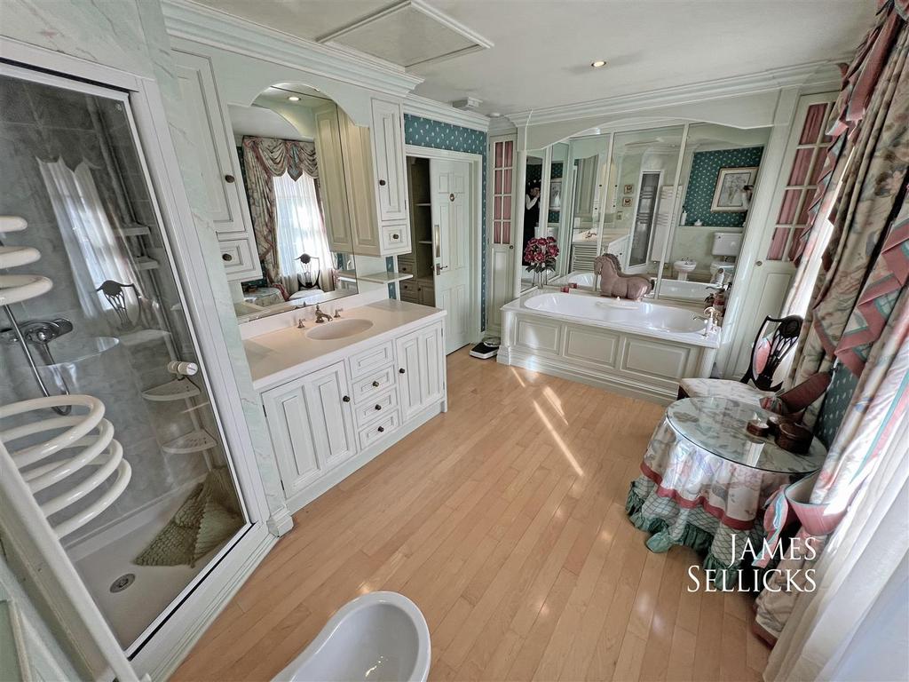 Ensuite