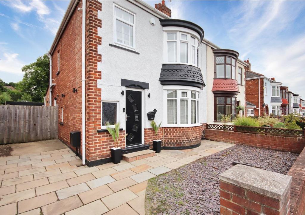 Del Strother Avenue, Grangefield, StocktonOnTees, TS19 0RZ 3 bed semi
