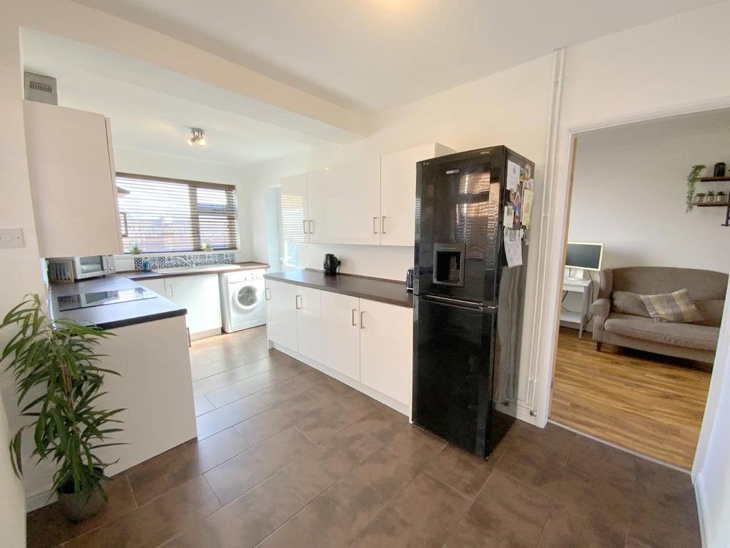 Spring Bank, Grimsby 3 bed end of terrace house for sale £140,000