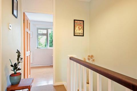 63 Silverdale, London, SE26 4SG