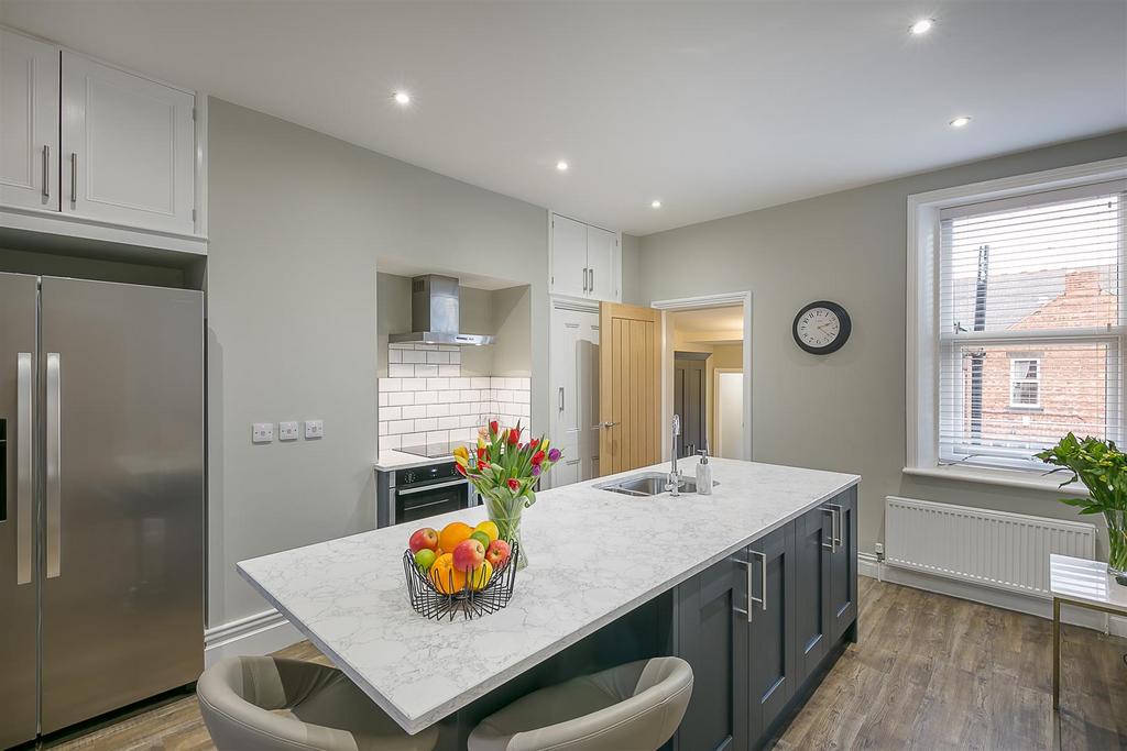 Amble Grove, Sandyford, Newcastle... 3 bed £1,400 pcm (£