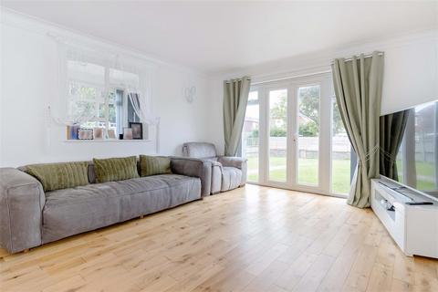 10 Alinora Crescent, Goring By Sea, Worthing, BN12 4JB