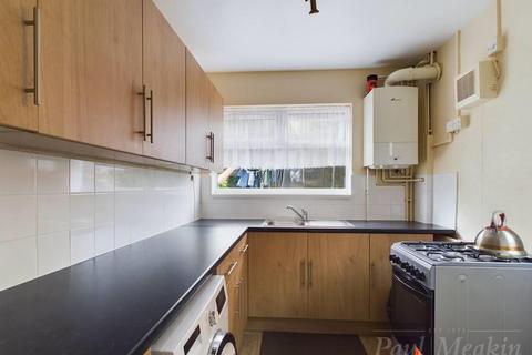 15 Chesney Crescent, New Addington, Croydon, CR0 0RN