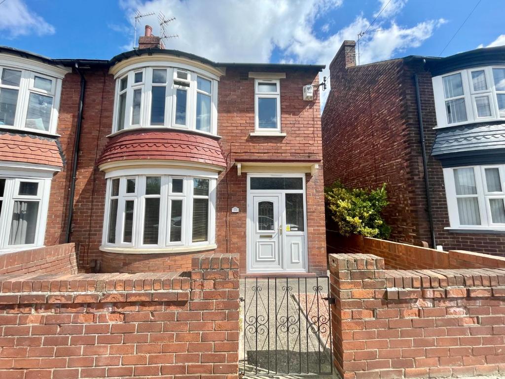 Dunstable Road, Middlesbrough 3 bed terraced house for sale £120,000