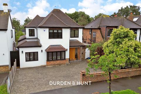 73 Grange Crescent, Chigwell, IG7 5JD