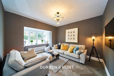 73 Grange Crescent, Chigwell, IG7 5JD