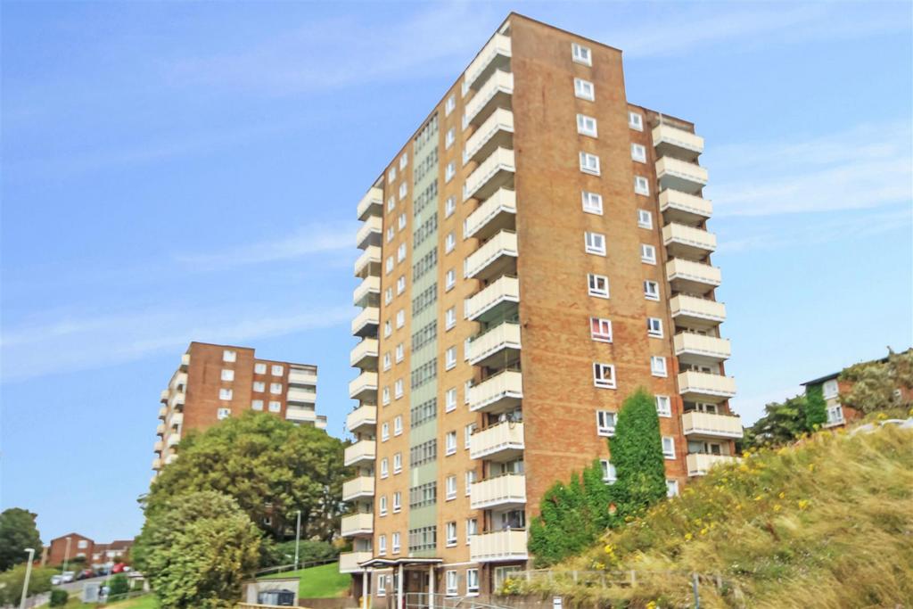 Ashton Rise, Brighton 2 bed flat £1,495 pcm (£345 pw)