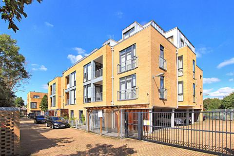 13, Deck Court Tentelow Lane, Southall, UB2 4FD