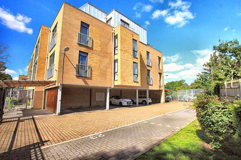 13, Deck Court Tentelow Lane, Southall, UB2 4FD