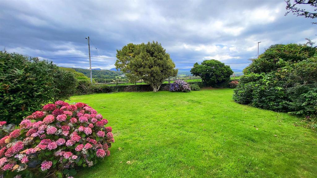 Llandanwg 2 bed detached bungalow for sale £319,500