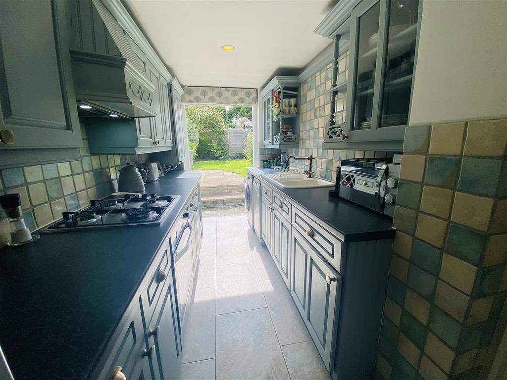 Kitchen: