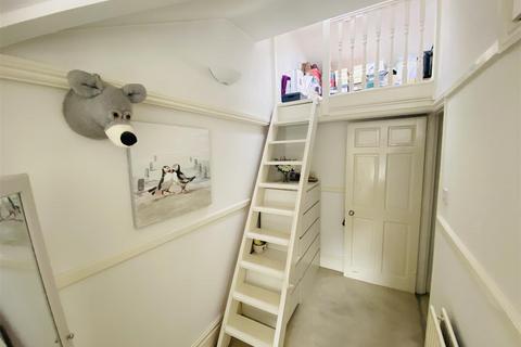 39 Windmill Street, Bushey Heath, Bushey, WD23 1NB