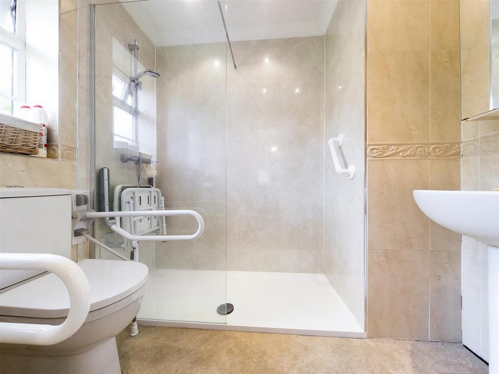 Shower room: