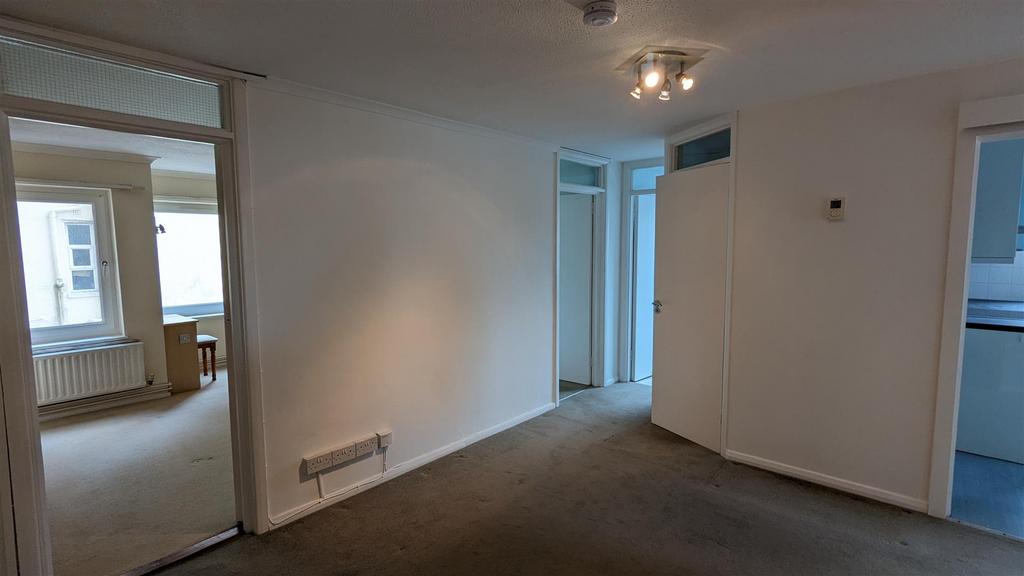 St. Helens Parade, Southsea 2 bed flat £1,150 pcm (£265 pw)