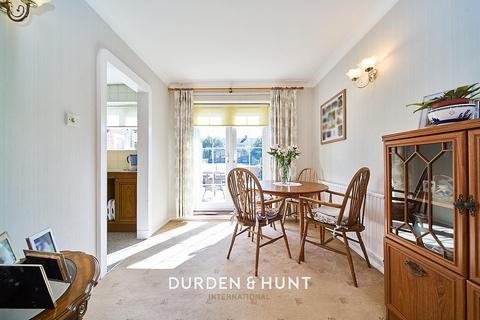 58 Cripsey Avenue, Ongar, CM5 0AU