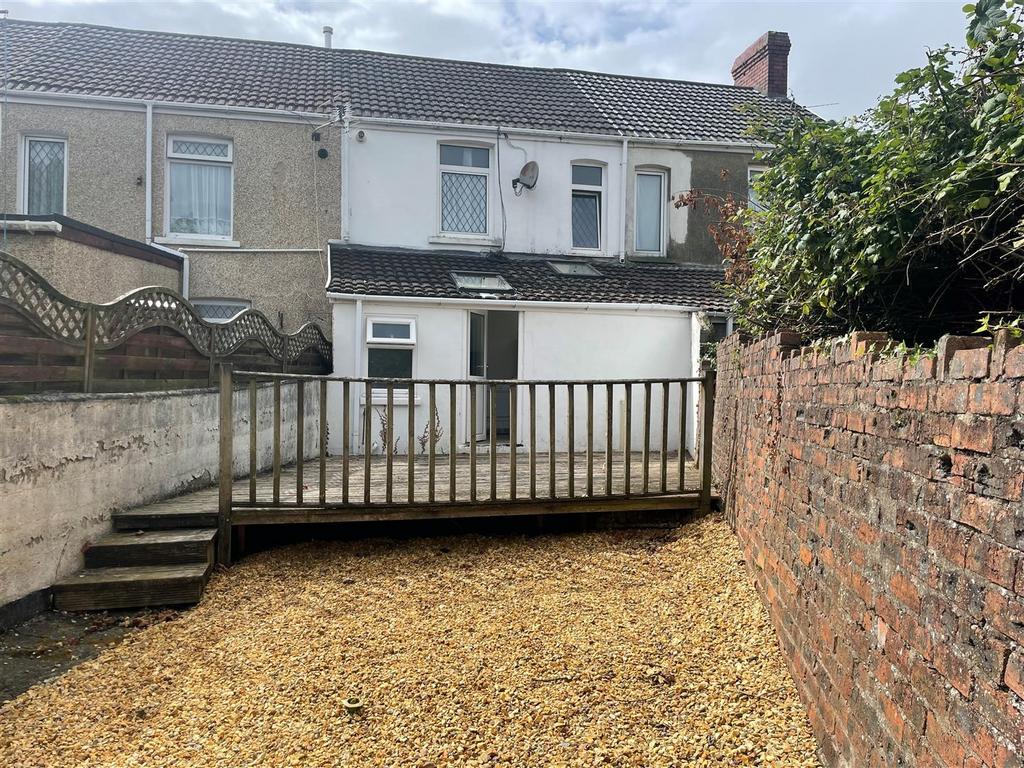 Sandfield Road, Burry Port 3 bed terraced house £132,500