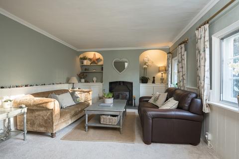 4 bedroom character property for sale, High Street, Swineshead, Bedfordshire, MK44