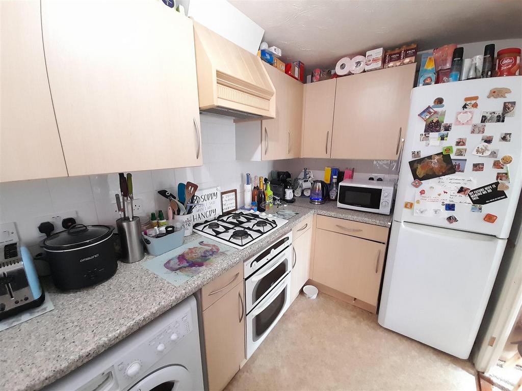 Kitchen 1.jpg