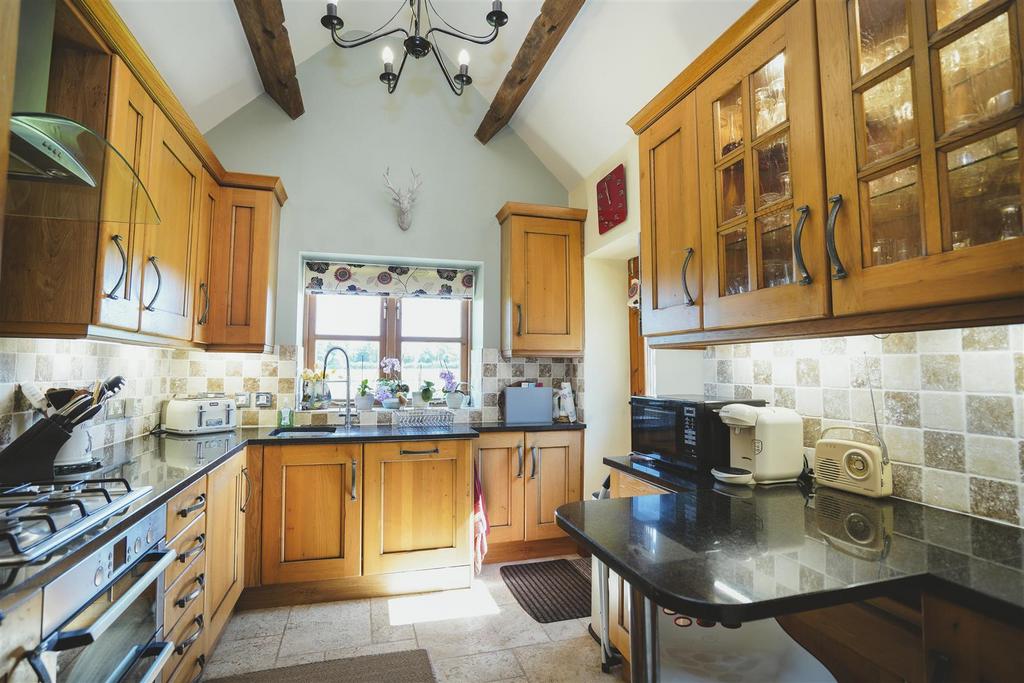 Kitchen 1.JPG
