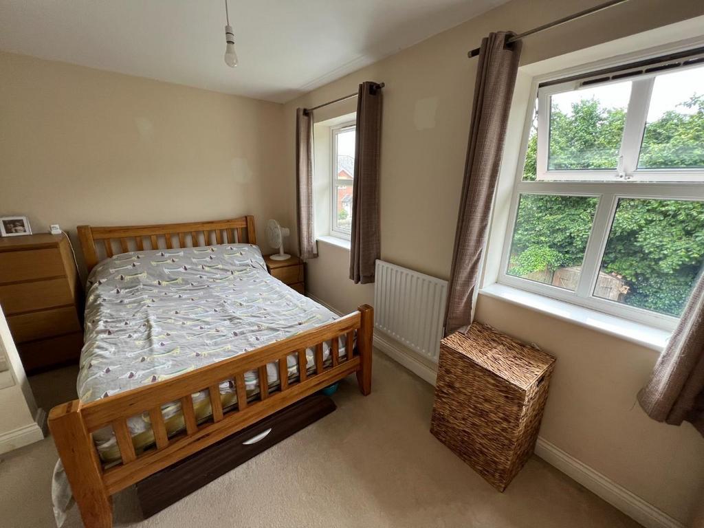 Bed 1.jpg