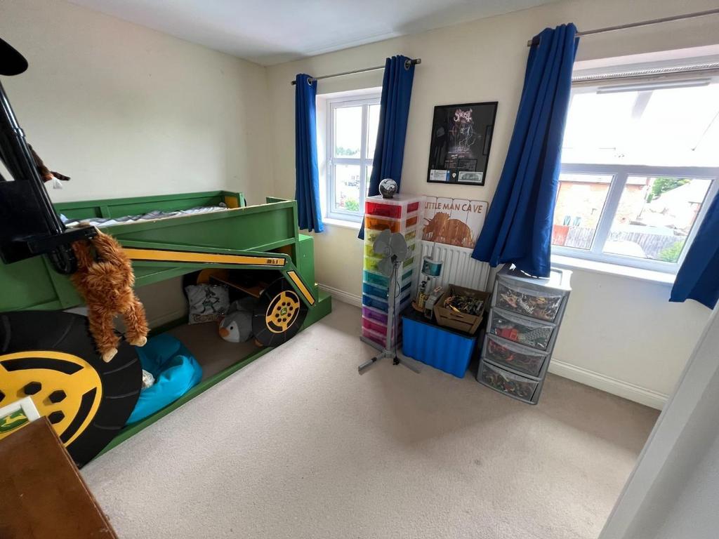 Bed 2.jpg