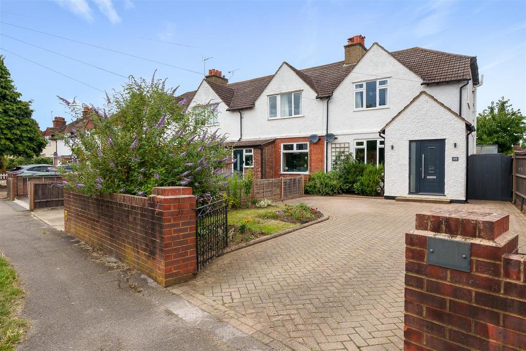 Old Farm Road, Guildford 3 bed house £1,850 pcm (£427 pw)