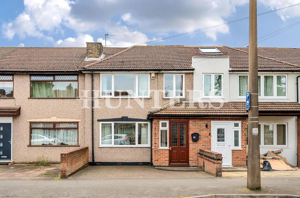 Elm Park Avenue, Hornchurch 3 bed house for sale £450,000