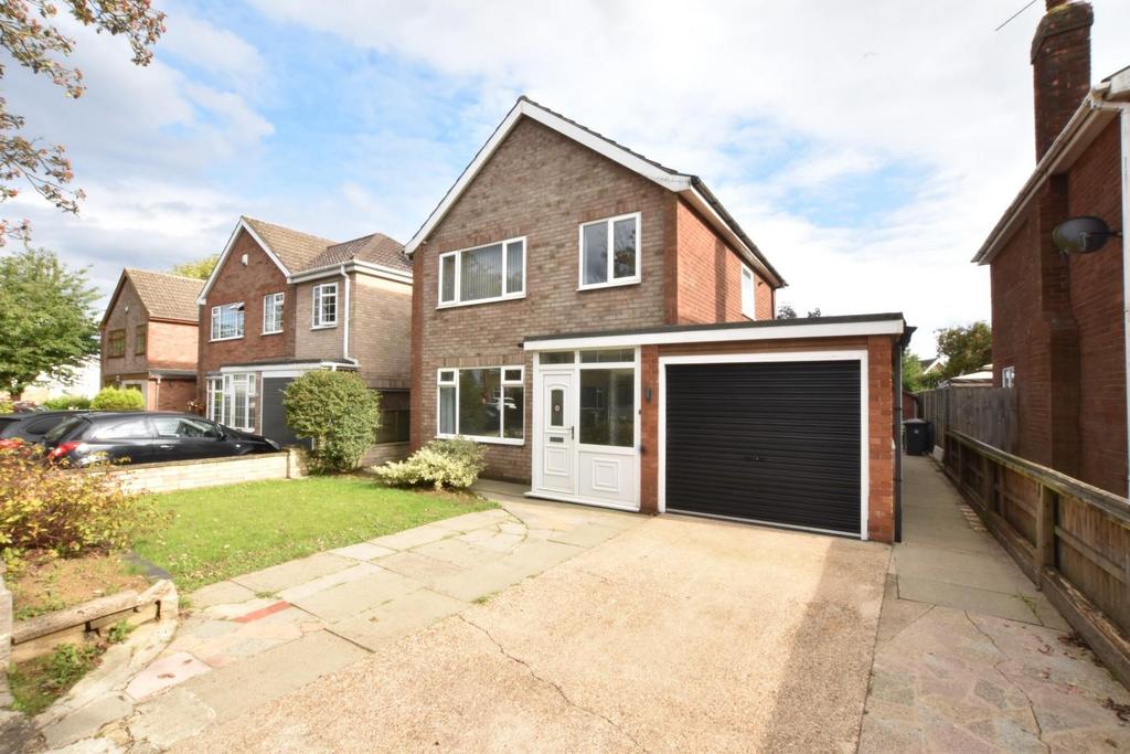 Merton Road, Scunthorpe 3 bed detached house for sale £210,000