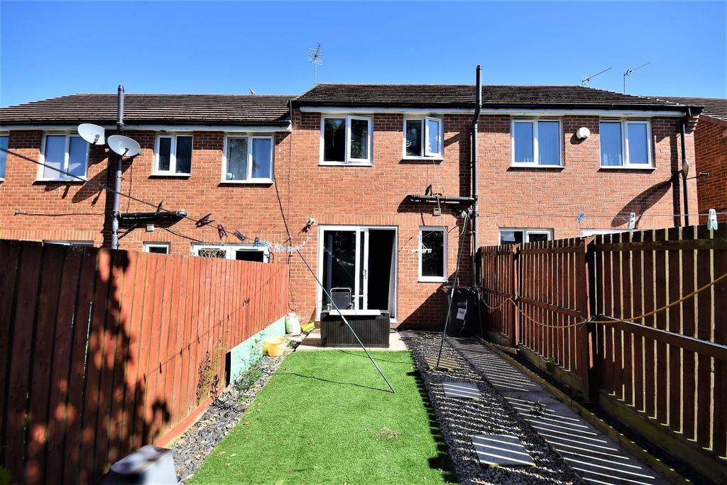 Jarvis Road, Peterlee, Durham SR8 5EJ 2 bed terraced house for sale £