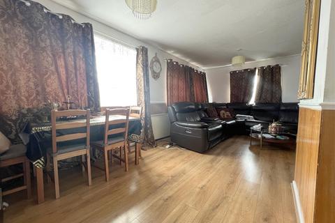 79 Hadrians Ride, Enfield, EN1 1DF