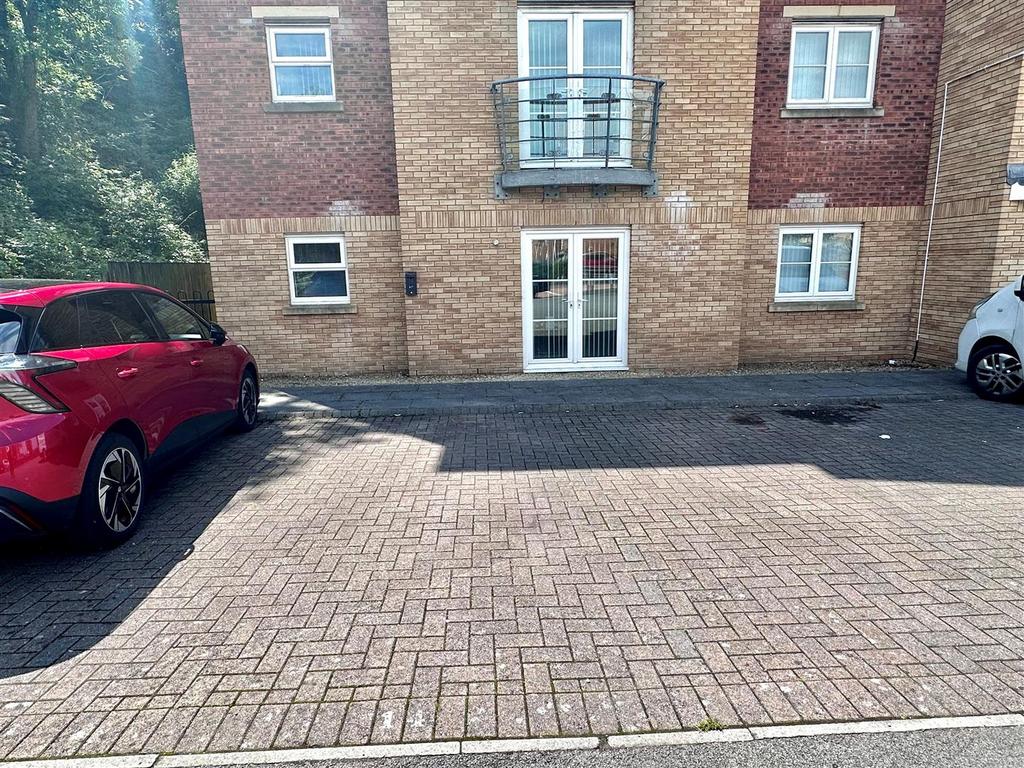 Maes Dewi Pritchard, Brackla, Bridgend County Borough, CF31 2ET 2 bed