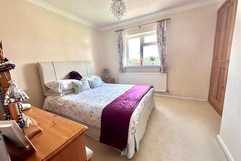 21 Bishopswood, Brackla, Bridgend, CF31 2LU