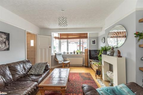 93 Congreve Road, Worthing, BN14 8EN
