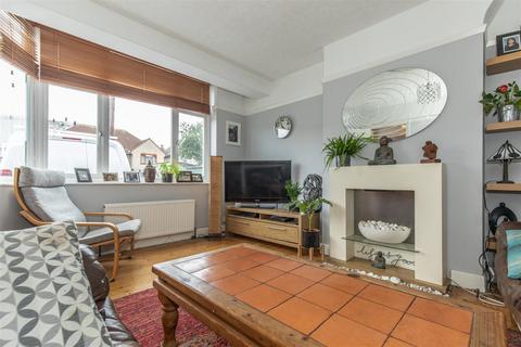 93 Congreve Road, Worthing, BN14 8EN