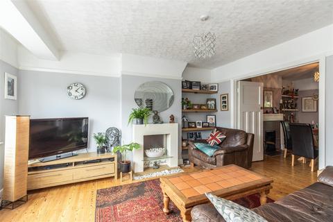 93 Congreve Road, Worthing, BN14 8EN