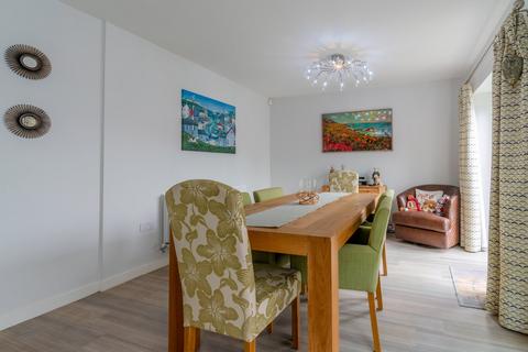 2 Emerald Place, Bishops Cleeve, Cheltenham, GL52 7ZA