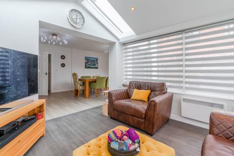2 Emerald Place, Bishops Cleeve, Cheltenham, GL52 7ZA