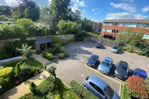 2 bedroom retirement property for sale - McIndoe Lodge, Garland Road, East Grinstead