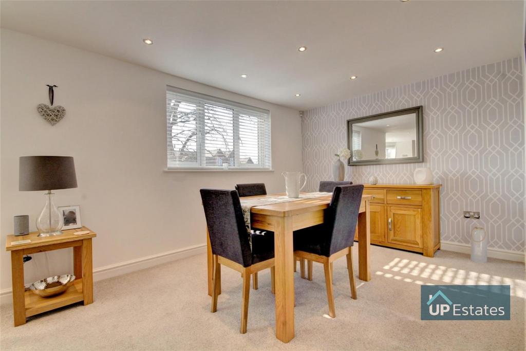 Earlsdon House, Earlsdon Avenue South 2 bed apartment for sale £295,000