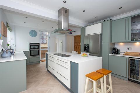 85 Kingsway, Petts Wood, Orpington, BR5 1PW