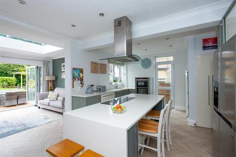 85 Kingsway, Petts Wood, Orpington, BR5 1PW