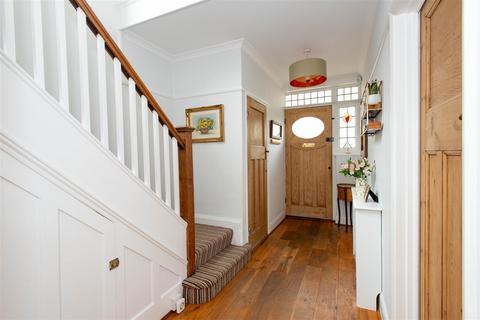 85 Kingsway, Petts Wood, Orpington, BR5 1PW