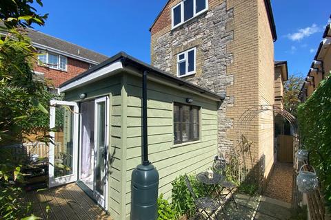 2 bedroom detached house for sale - *CHAIN FREE + PARKING* Park Road, Ryde