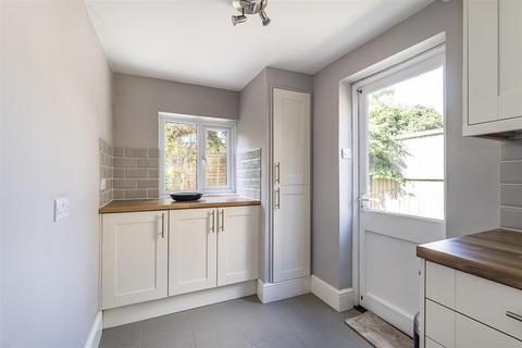 17 Albert Road, Ashtead, KT21 1BJ